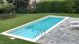 piscina pubblica rettangolare